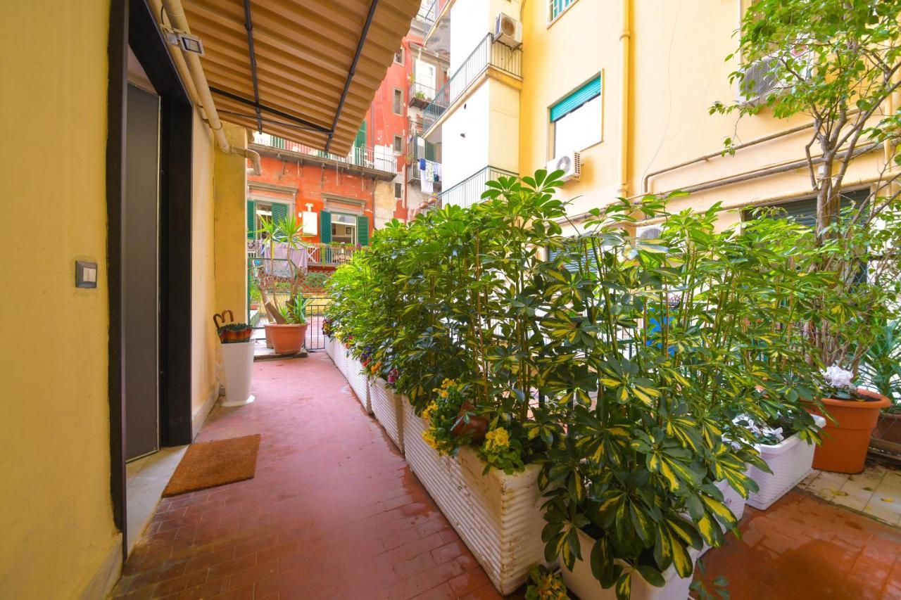 Hotel Domus 42 Neapel Exterior foto